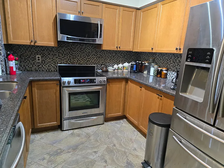 Suncrest Blvd — Photo 16