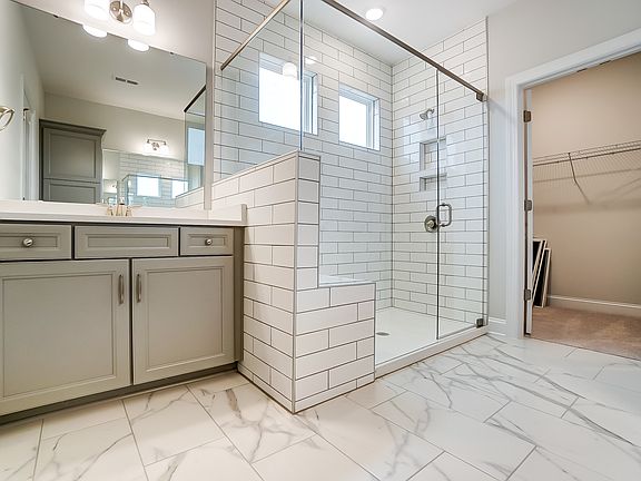 These photos are representative of this floor plan, but all options may not be available in every co