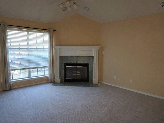 2nd image of 10 Northpark Dr