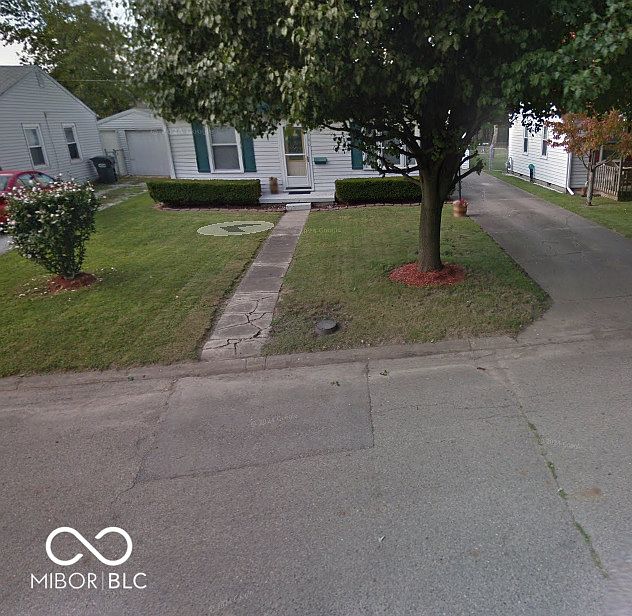 2nd image of 310 E 39th St