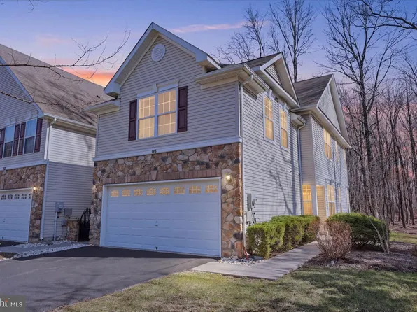 95 Knox Ct, Pennington, NJ 08534
