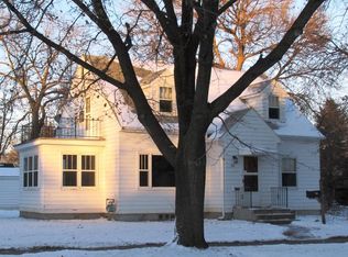 301 7th St, Charles City, IA 50616