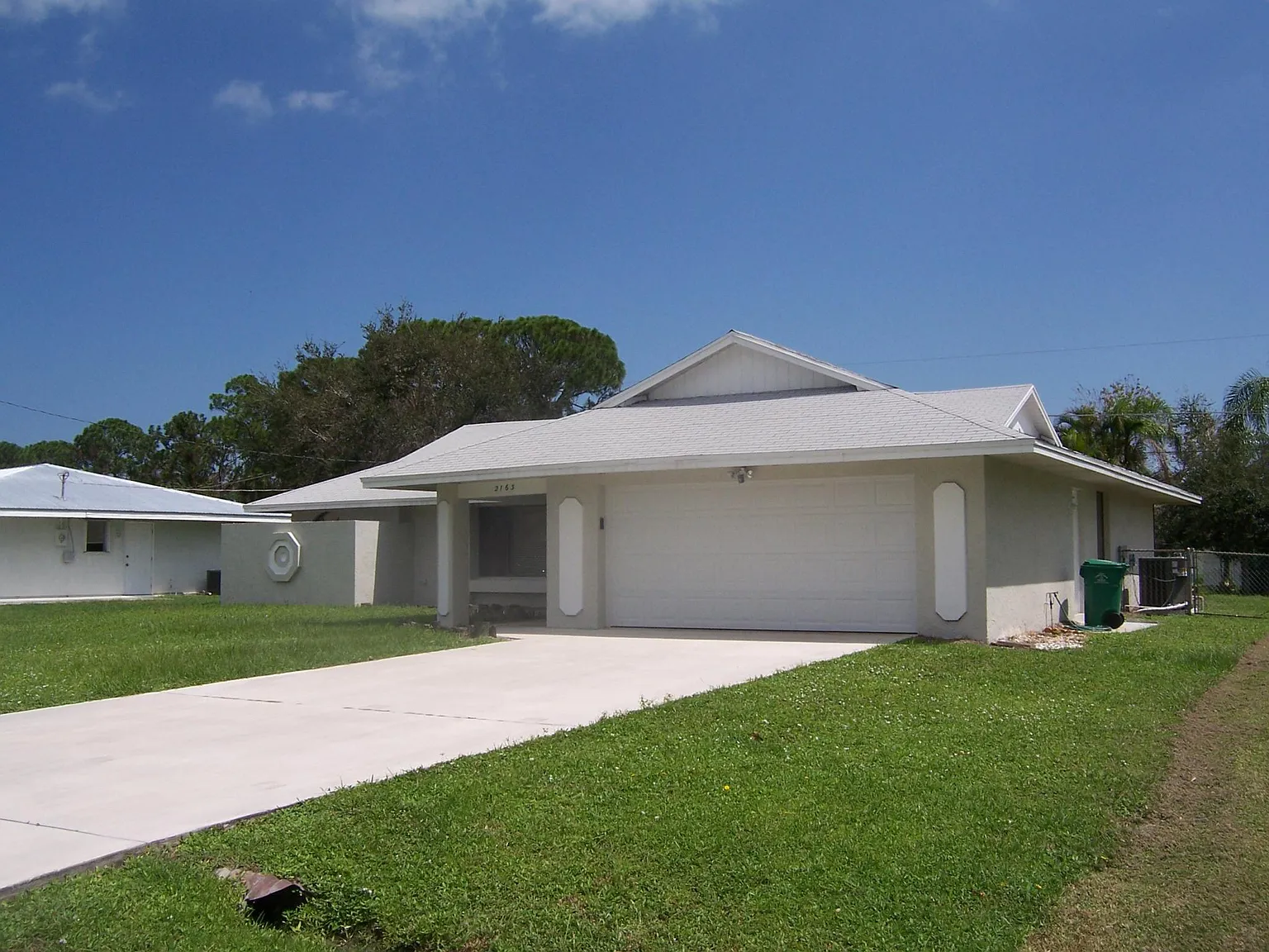 3 bed, 1696 sqft, $2,600 — Photo 2