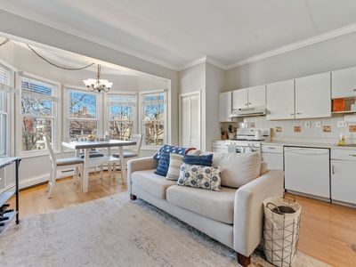 38 Pleasant St APT 8, Dorchester, MA, 02125