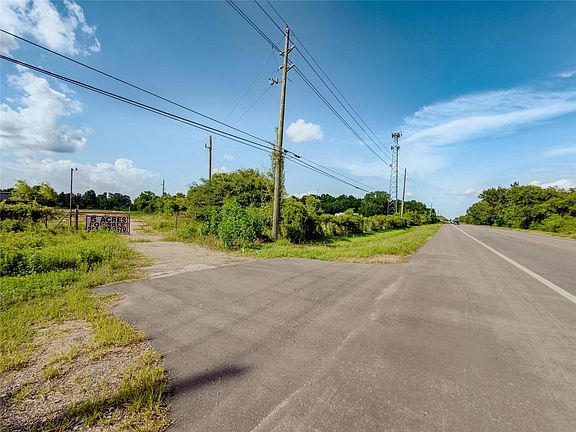 2nd image of 12931 Fm 1960 Rd