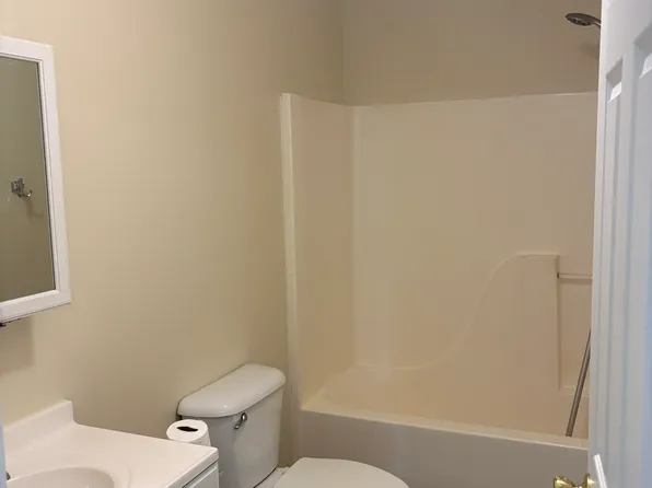 288 Mayall Rd, Gray, ME 04039