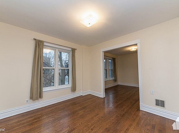 2nd image of 3714 N Wolcott Ave #1
