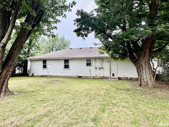 2nd image of 3504 N Reserve St