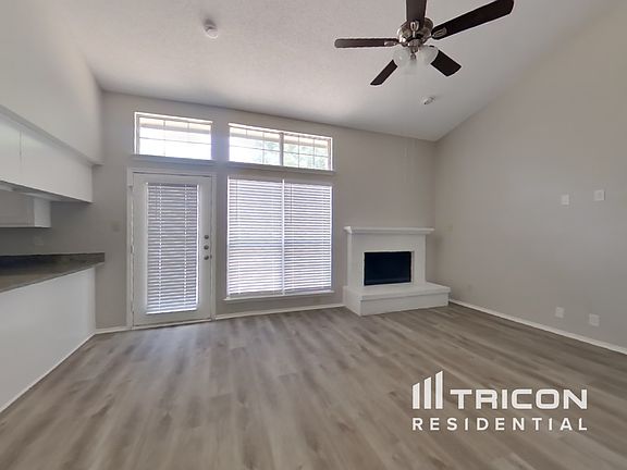 4th image of 1603 Rockdale Dr