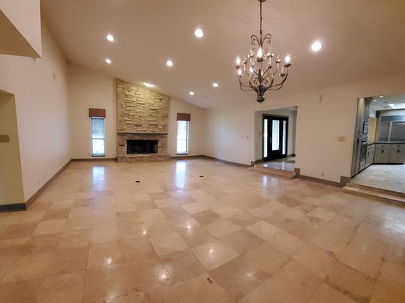 Entry, family/great, dining, kitchen - open