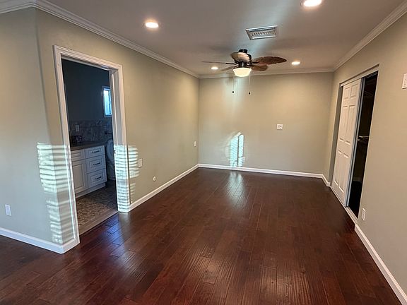 4th image of 2735 Galena Ave