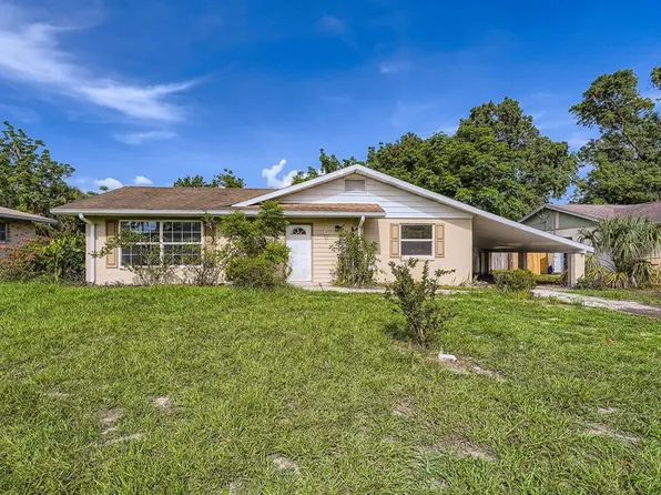 830 N Sunset Dr, Mount Dora, FL 32757