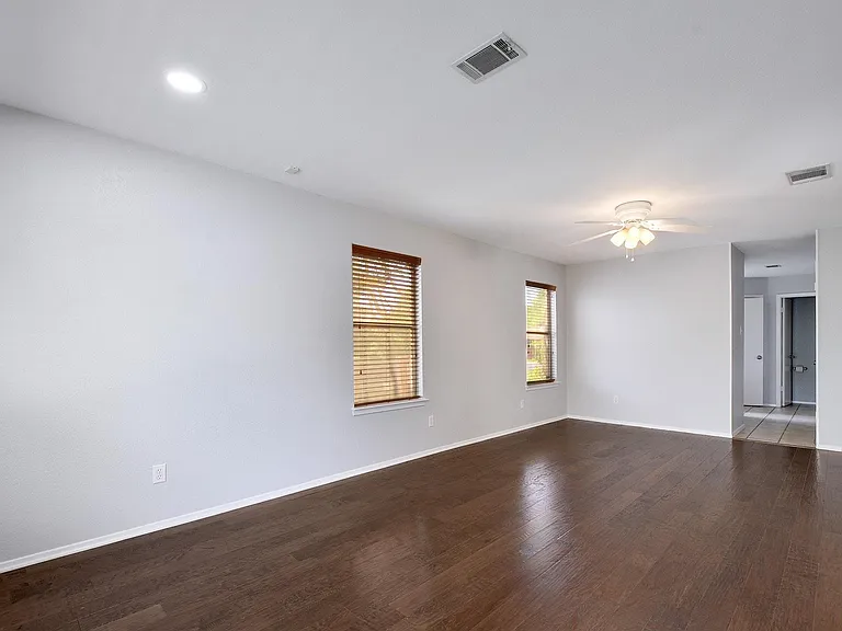 6307 Smith Oak Trl — Photo 16