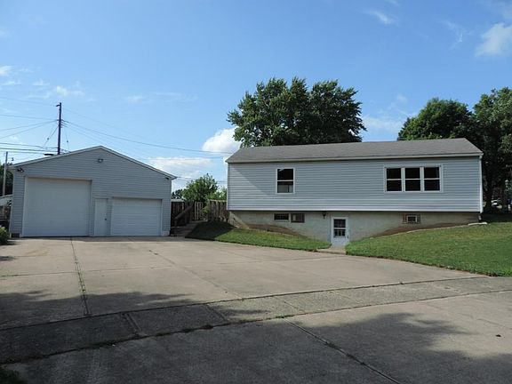 3rd image of 425 Westview Dr