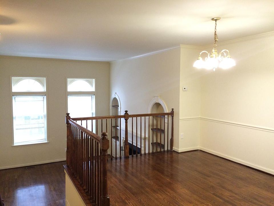 2nd image of 2421 9th St S