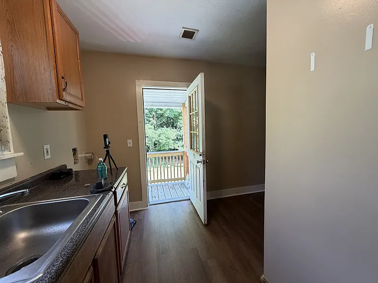 9 Castle St #B — Photo 10