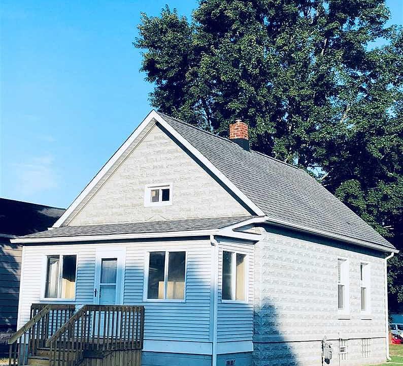 1st image of 253 Pleasant St