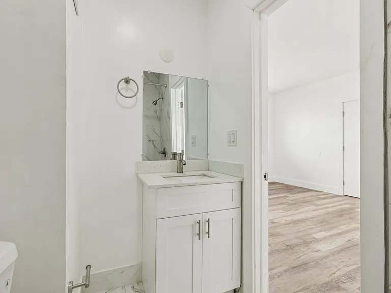The Andes Apartments — Photo 40