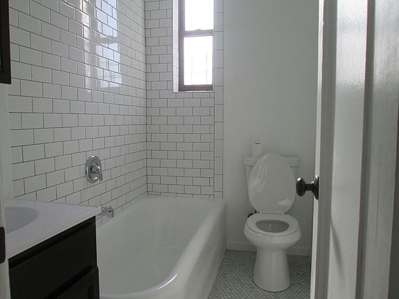 3rd image of 221 Seaman Ave APT F9