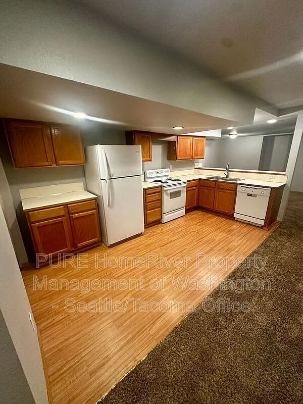 2 bed, 1.0 bath, 800 sqft, $1,695 — Photo 1