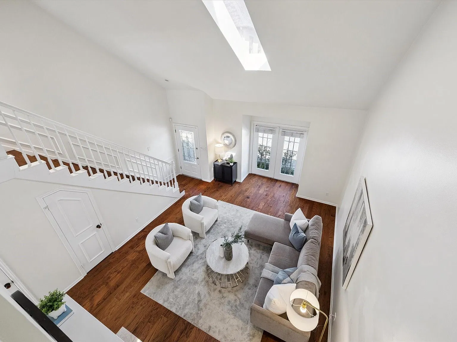 3 bed, 2.5 bath, 2158 sqft, $3,250 — Photo 2