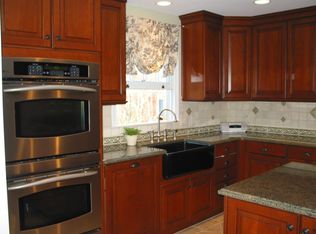 167 Oxford Rd, Charlton, MA 01507