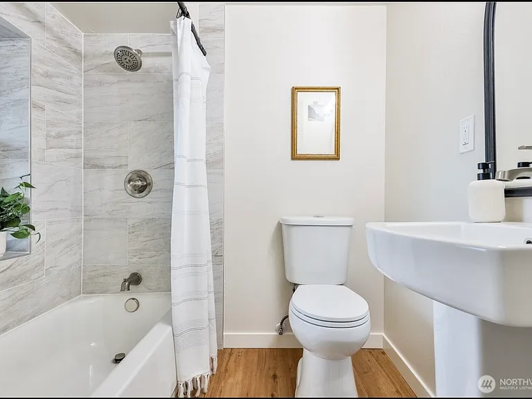 7101 Highland Park Way SW #B — Photo 8