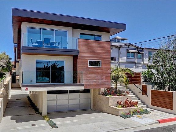 Front of house on culdesac