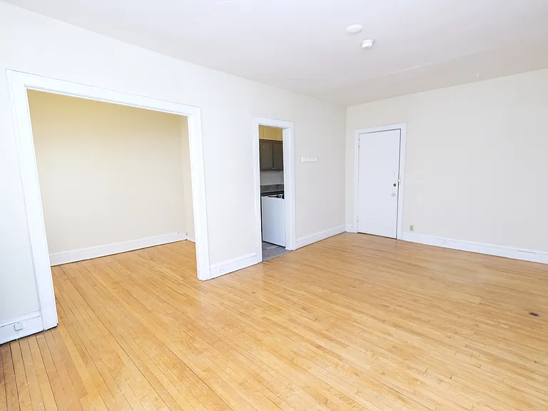 James Apartments | 2886 — Photo 19