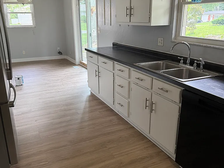 77 Bonniebrook Rd — Photo 3