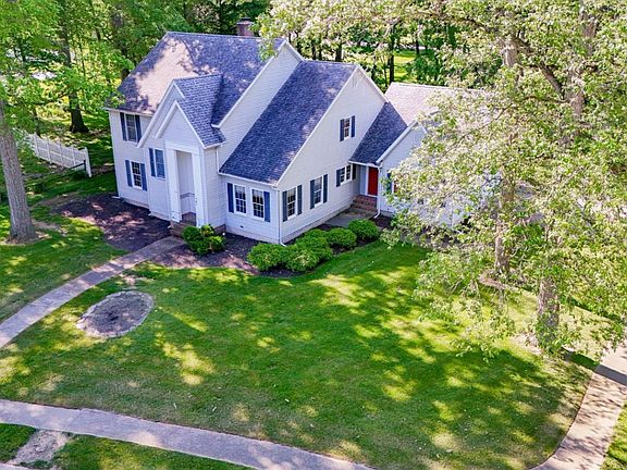 3rd image of 701 Kennedy Dr