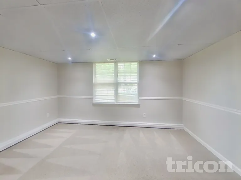 4074 Five Oaks Ct — Photo 18