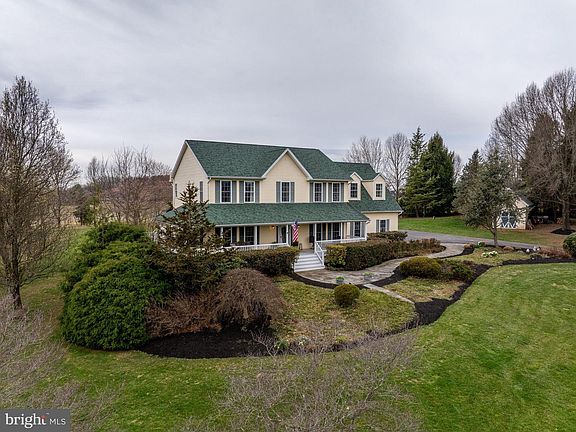 3rd image of 20409 Peach Tree Rd
