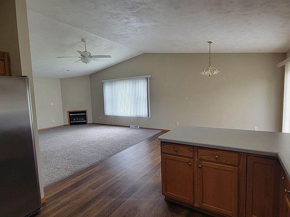 5th image of 1221/1223 Rogers Dr