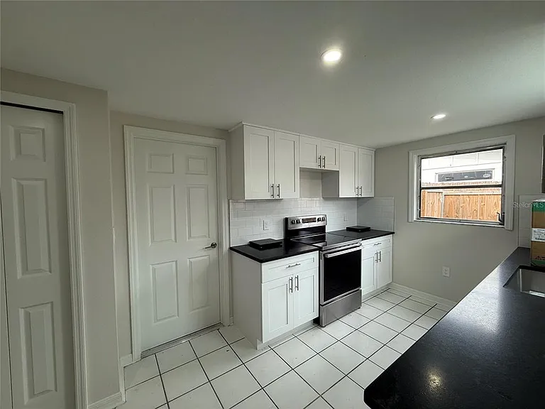 5241 Sparrow Dr — Photo 6