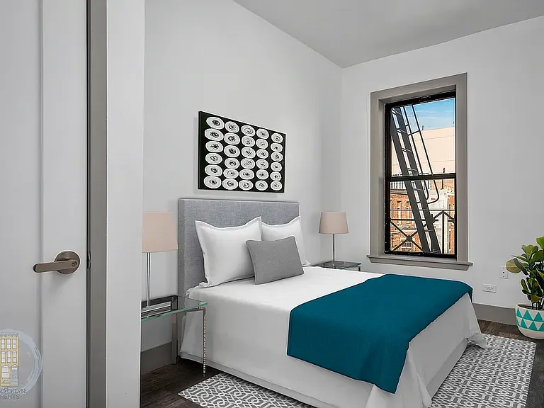 1961 Madison Ave #C2 — Photo 6