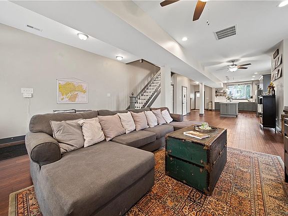 3rd image of 1118 N 34th St