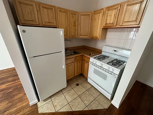 Rented by J Misrahi Realty Corp | media 20