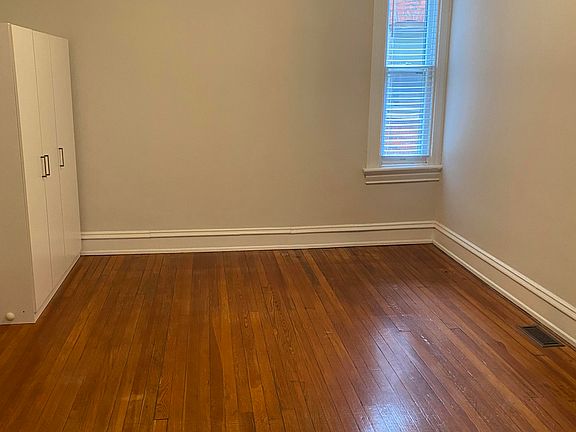 3rd image of 2213 Floyd Ave #1