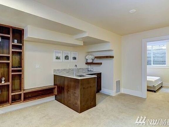 4th image of 9675 Evergreen Dr