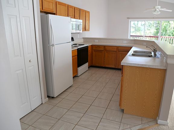 5th image of 2192B 1st Ave #B