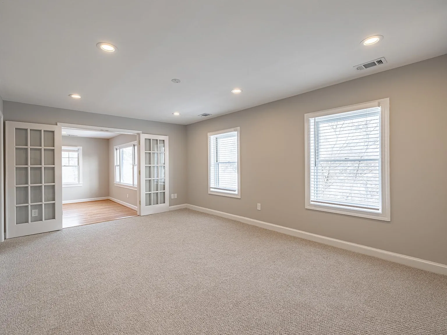 900 N Madison St — Photo 4