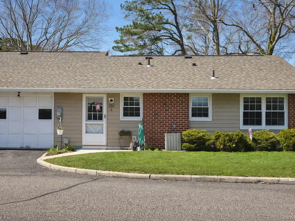 124 Exmore Court #A, Ridge, NY 11961