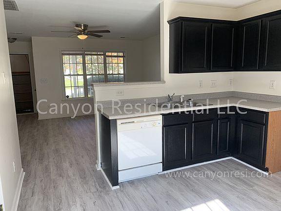 3rd image of 1718 Kay St