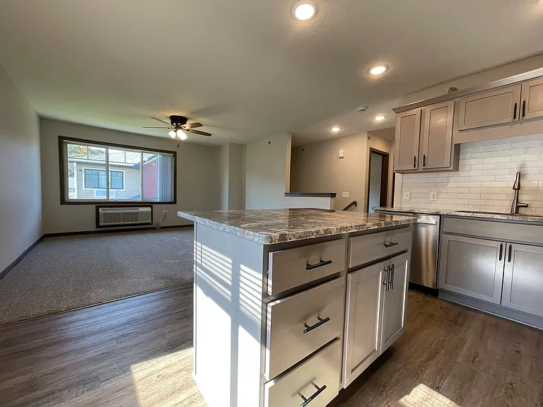 Gateway Place Apartments — Photo 72