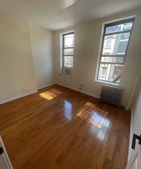 1st image of 138 Orchard St APT 11