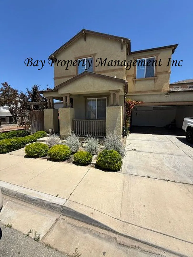 **Beautiful 2-Story Home Next to the Park** — Photo 2