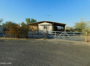 42770 Winema Dr, Bouse, AZ 85325