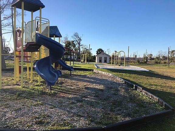 4th image of 1318 Roosevelt Dr