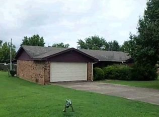 307 Countryside Ln, Roland, OK 74954